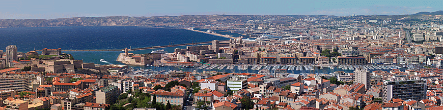 photo panoramique du vieux port de marseille